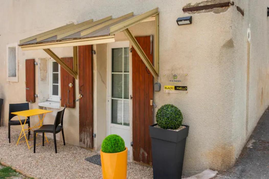 Black&y'hello T2 : WIFI/PARKING/ 5' centre-ville Angulema Exterior foto